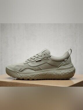 NEW! VANS Ultrarange Women's Chunky Lace-Up Sneakers in Light Sage Sz 7